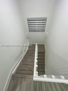 HOLLYWOOD LAWNS - Residential