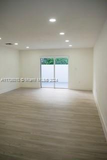 HOLLYWOOD LAWNS - Residential