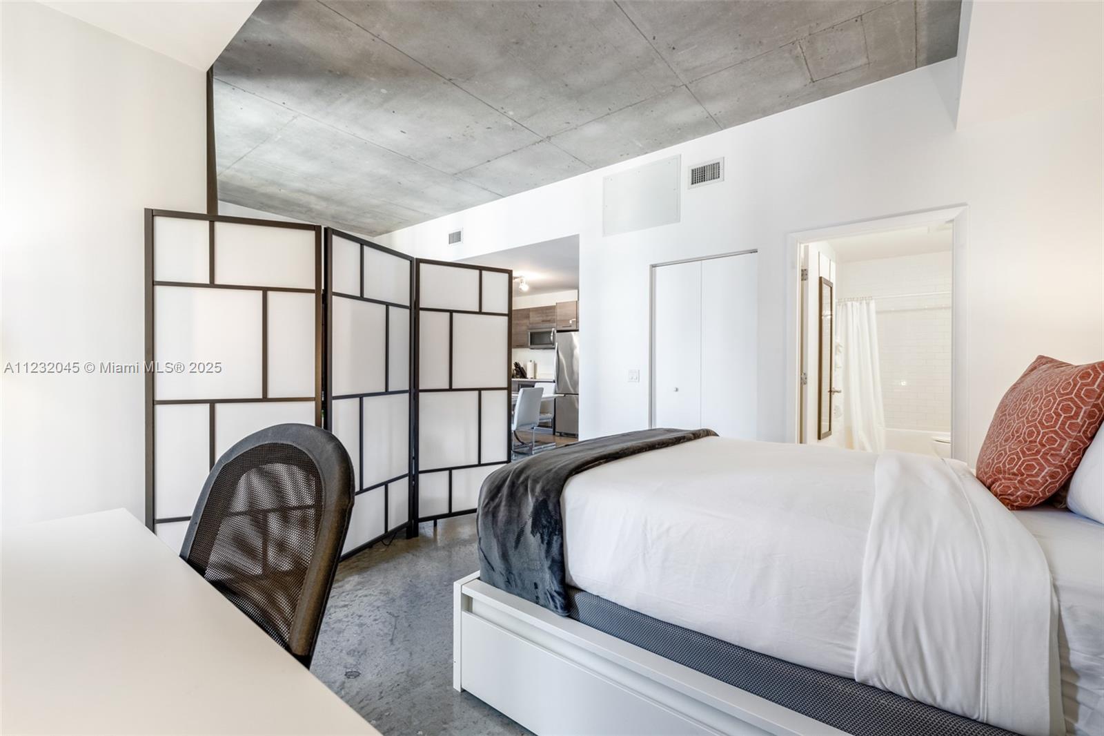 CENTRO CONDO - Residential Lease