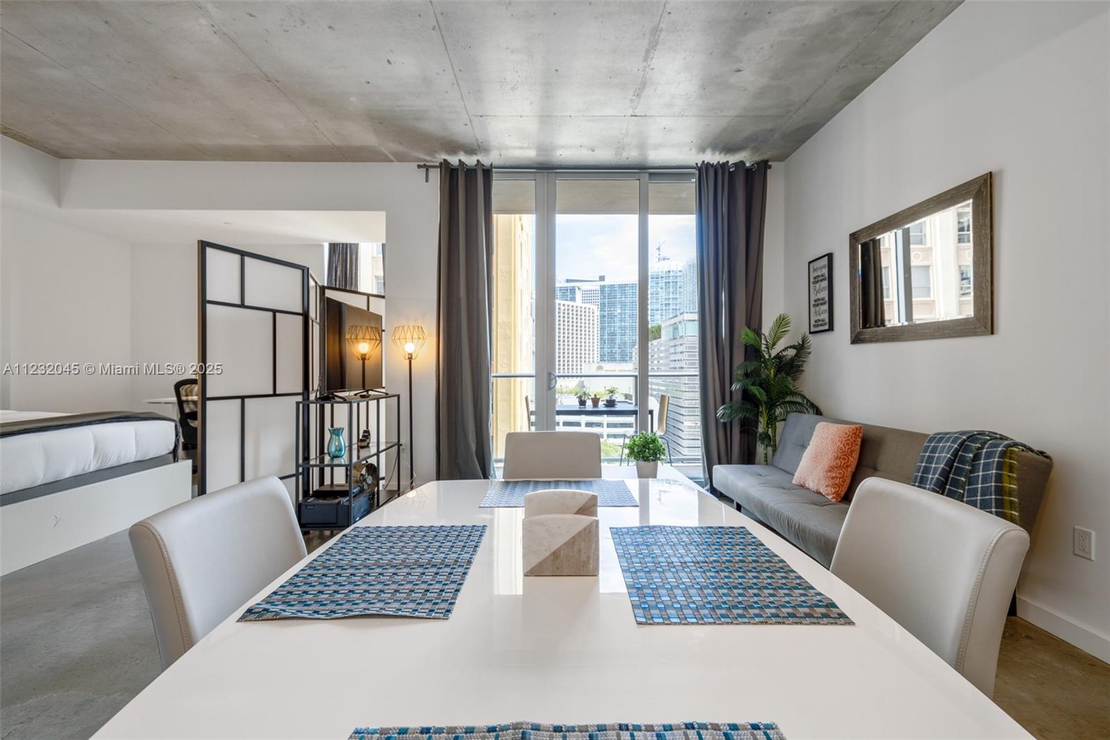 CENTRO CONDO - Residential Lease