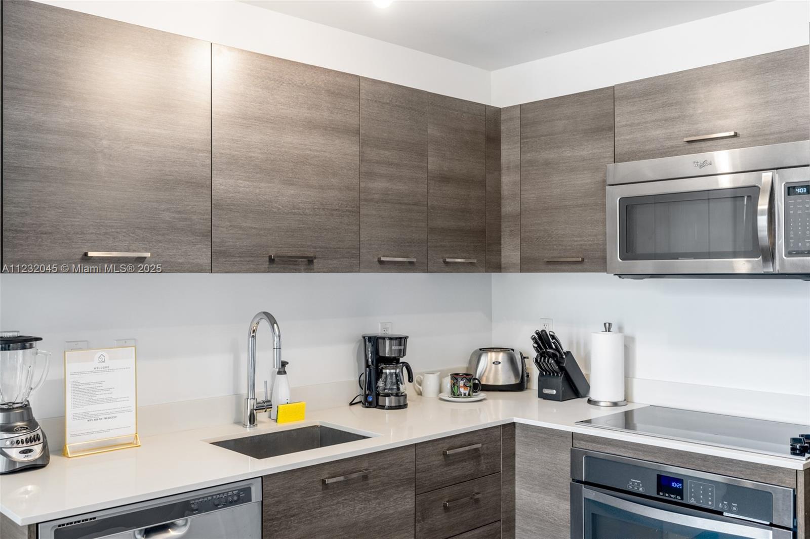 CENTRO CONDO - Residential Lease