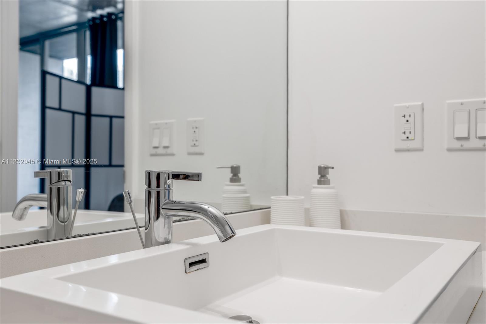 CENTRO CONDO - Residential Lease