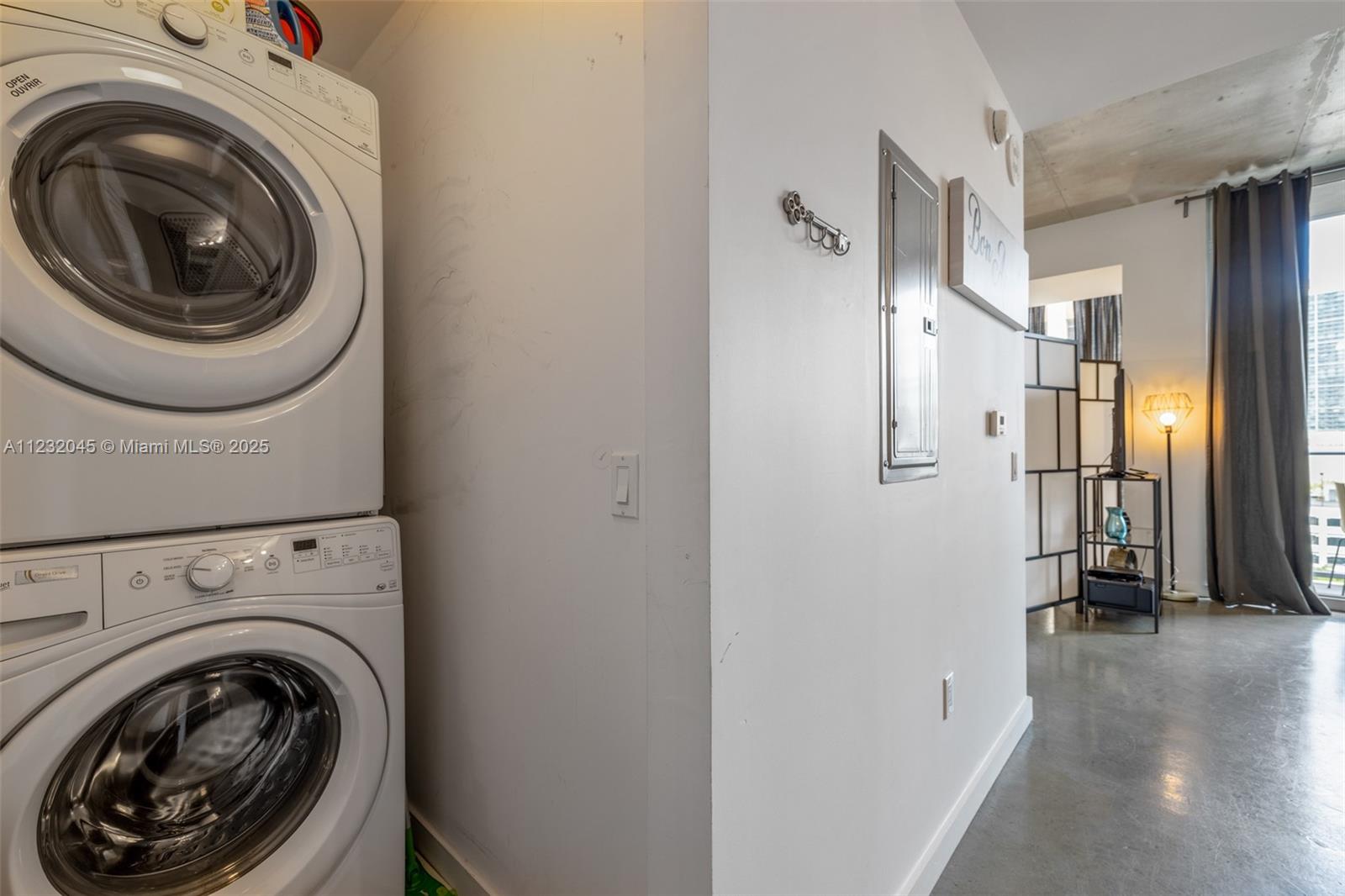 CENTRO CONDO - Residential Lease