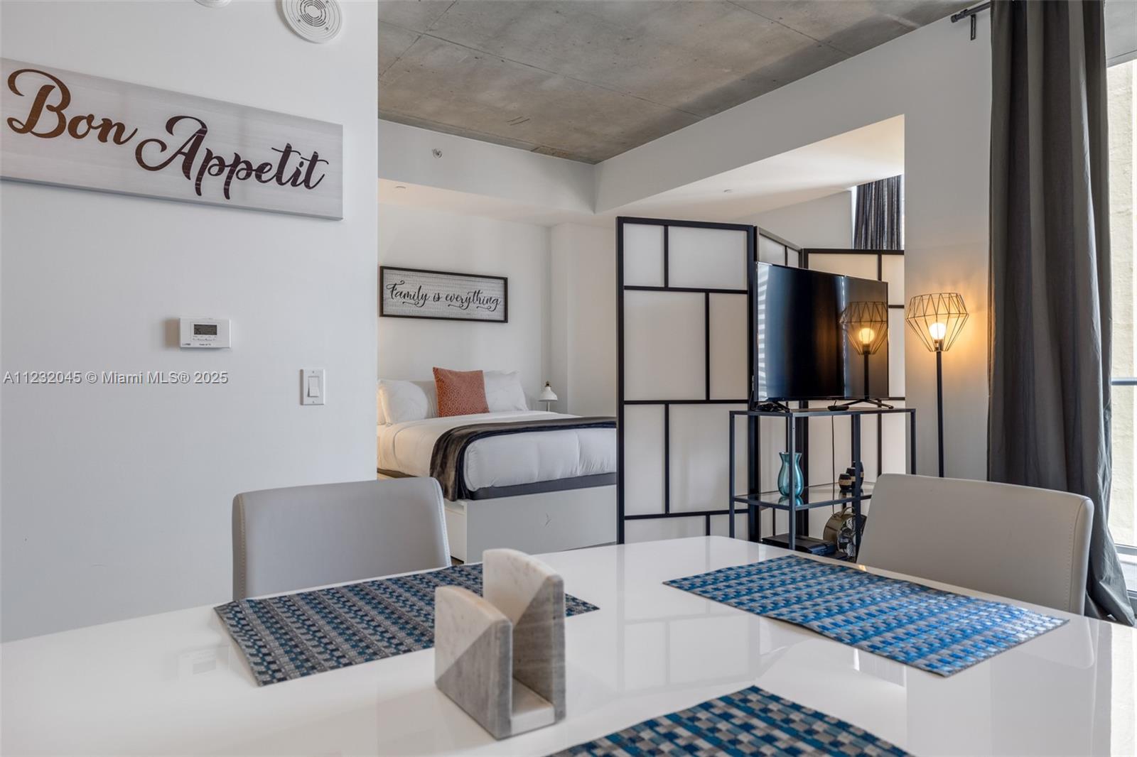 CENTRO CONDO - Residential Lease