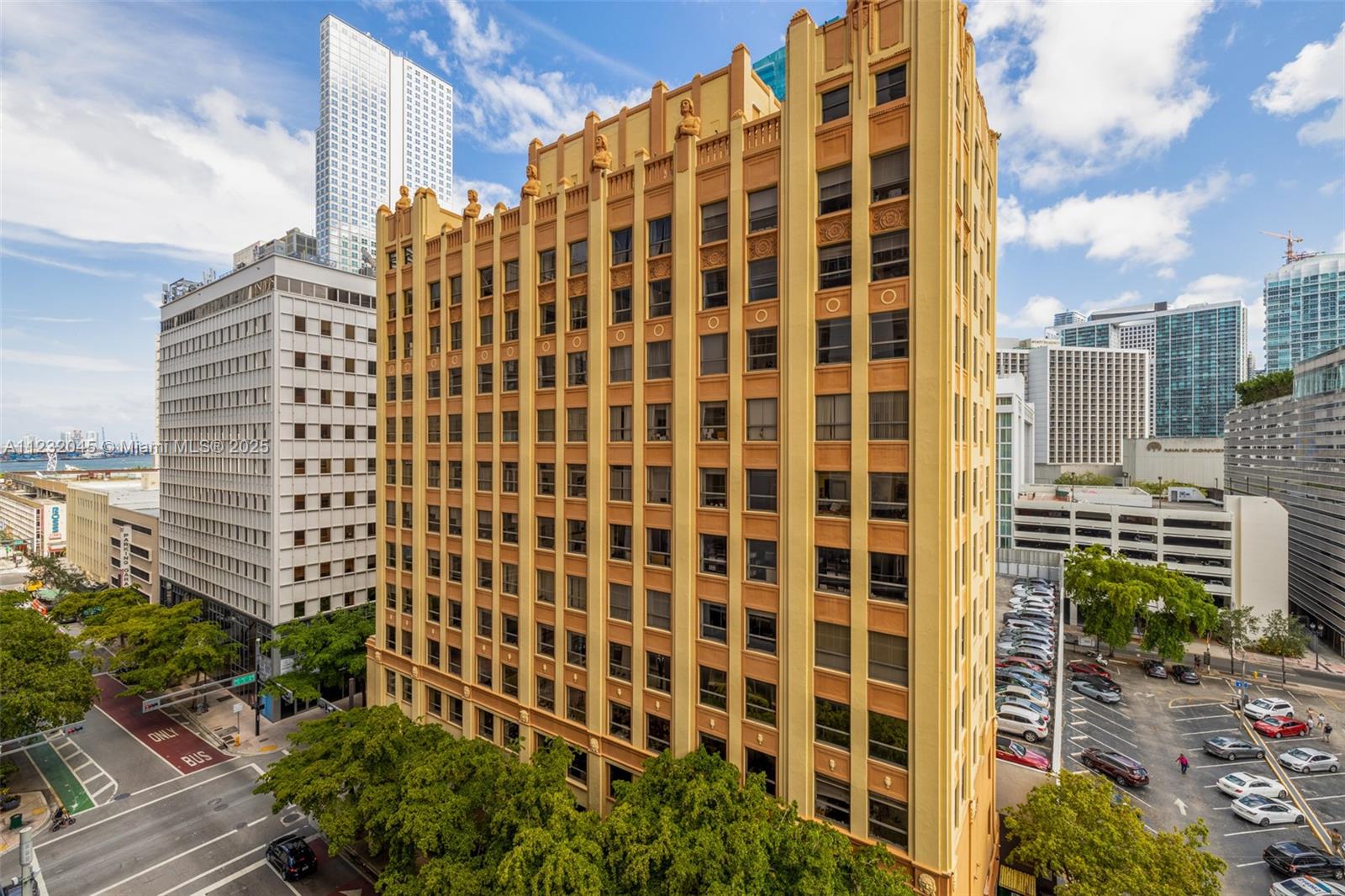 CENTRO CONDO - Residential Lease