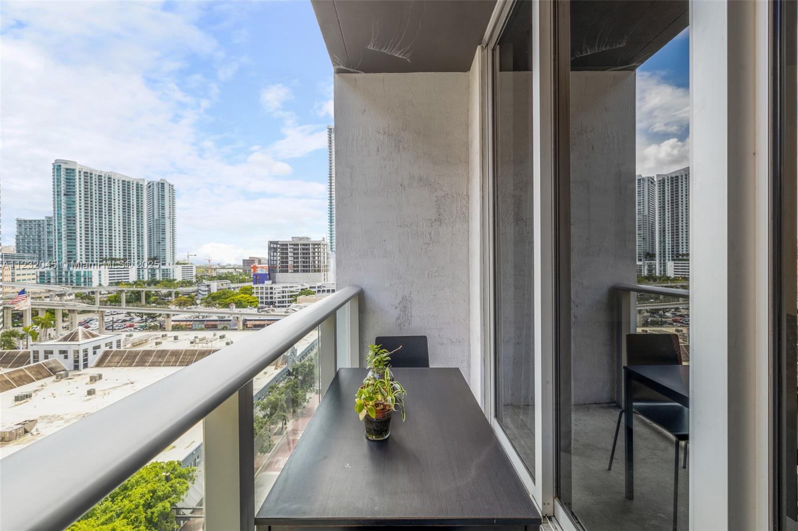 CENTRO CONDO - Residential Lease