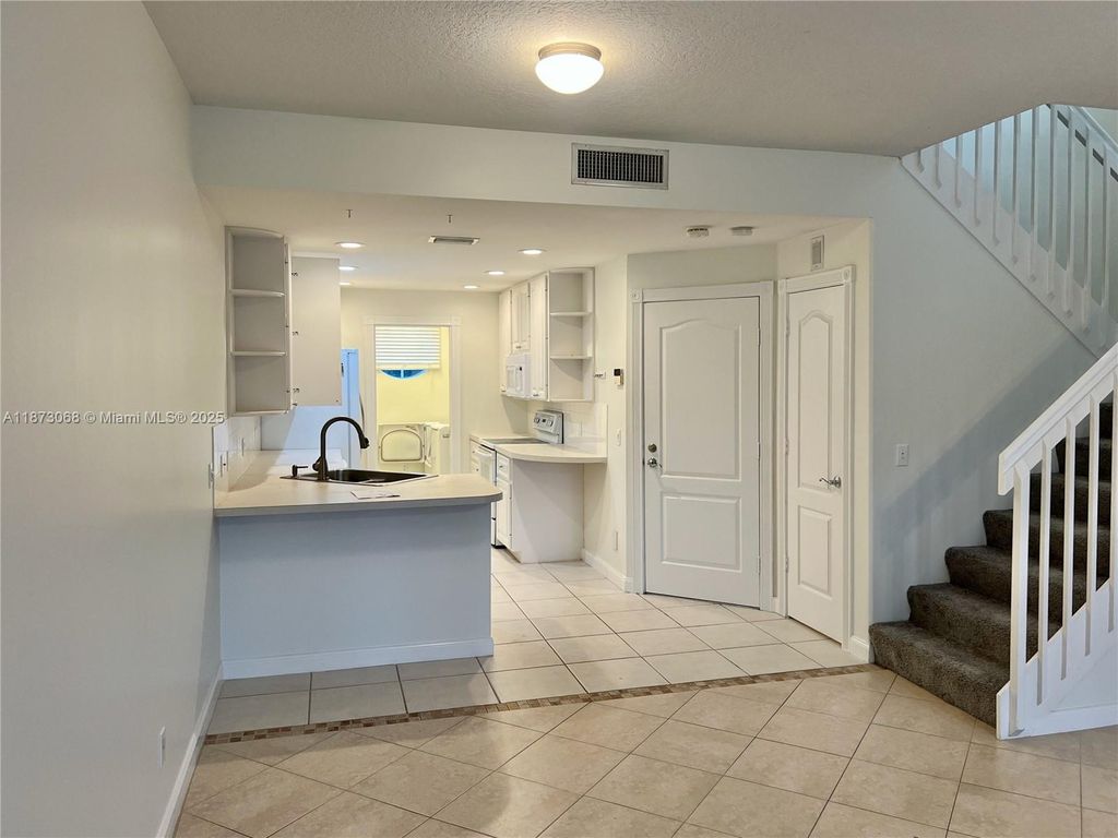 Photo of 193 Santa Barbara Way #193, Palm Beach Gardens, FL 33410 (MLS # A11873068)