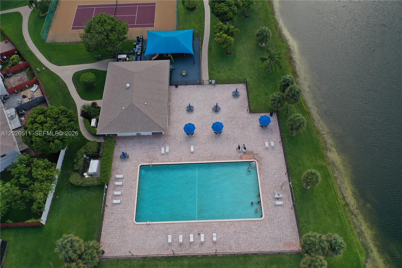 PEMBROKE POINTE SECTION T - Residential
