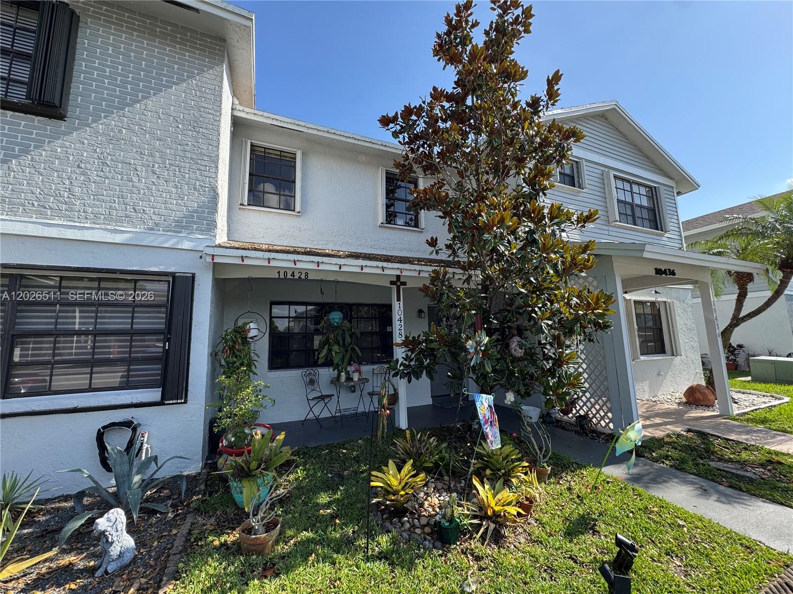 PEMBROKE POINTE SECTION T - Residential
