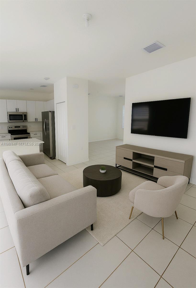 VISTA LAGO - Residential