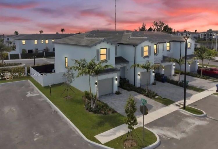 VISTA LAGO - Residential