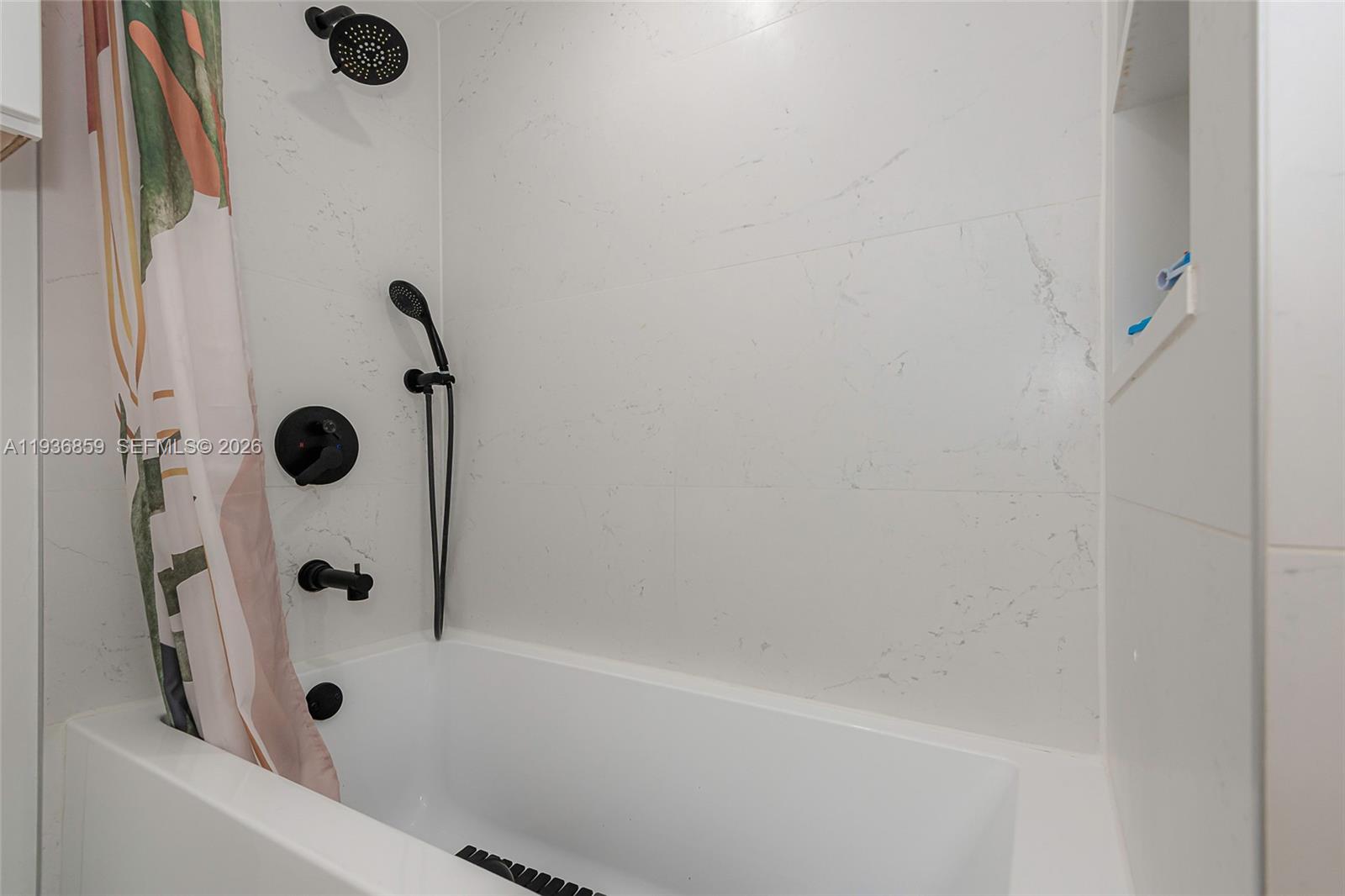 MAGNOLIA CONDO - Residential