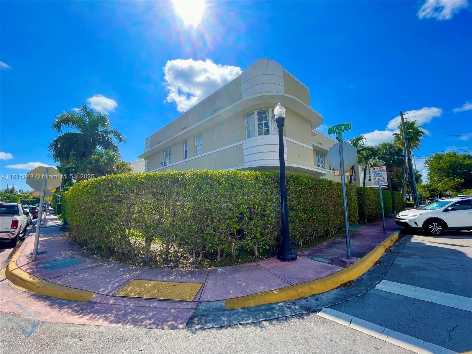 Rental Property at 1455 Michigan Ave 3, Miami Beach, Miami-Dade County, Florida - Bedrooms: 1 
Bathrooms: 1  - $1,950 MO.
