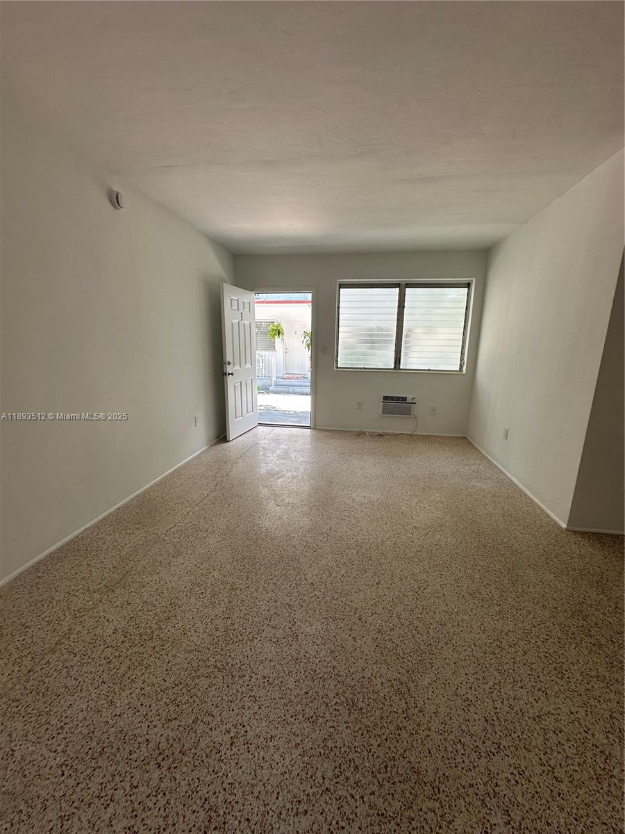 BISCAYNE BCH SUB - Residential Lease