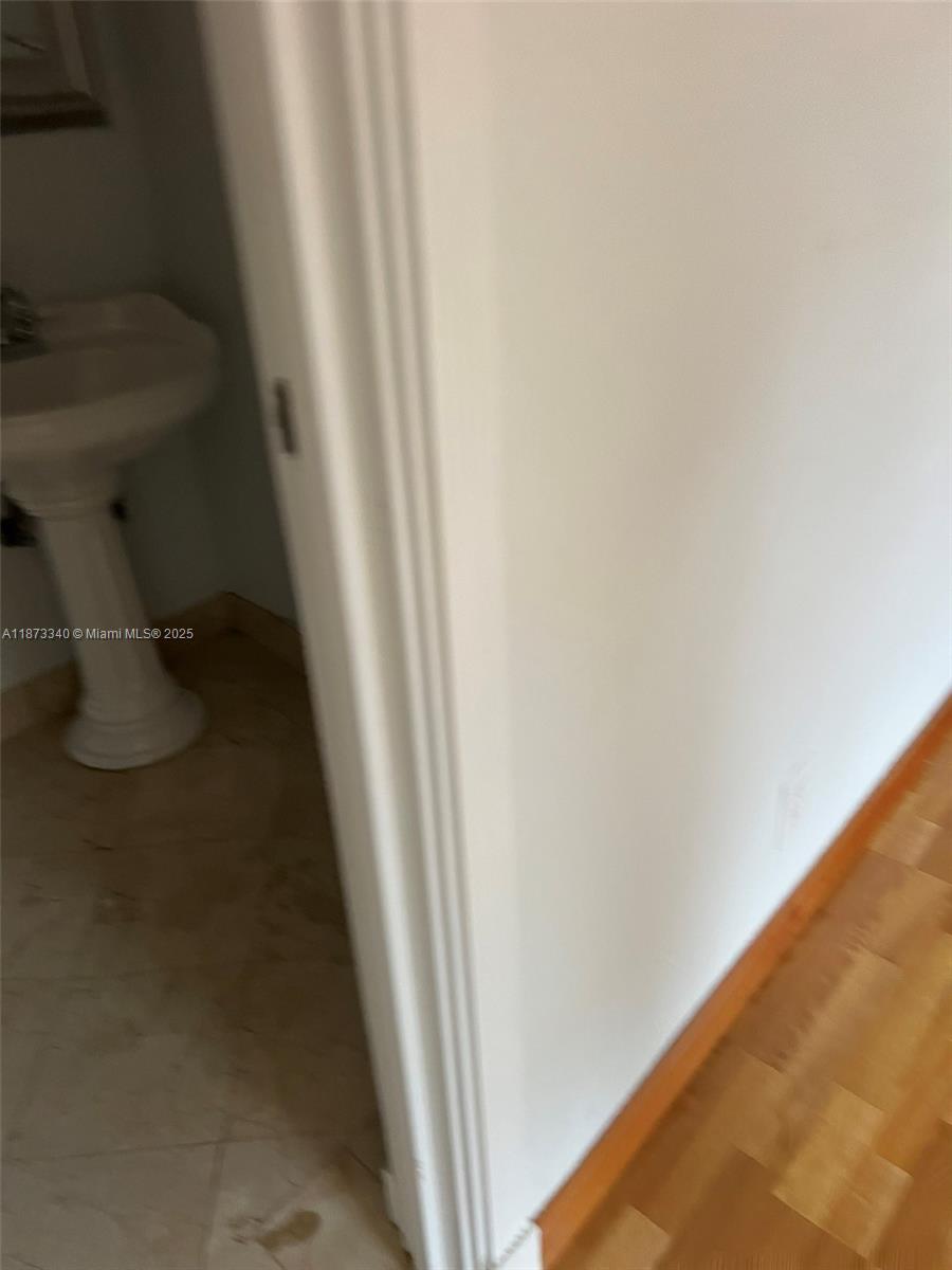 LEEWARD POINT CONDO - Residential Lease