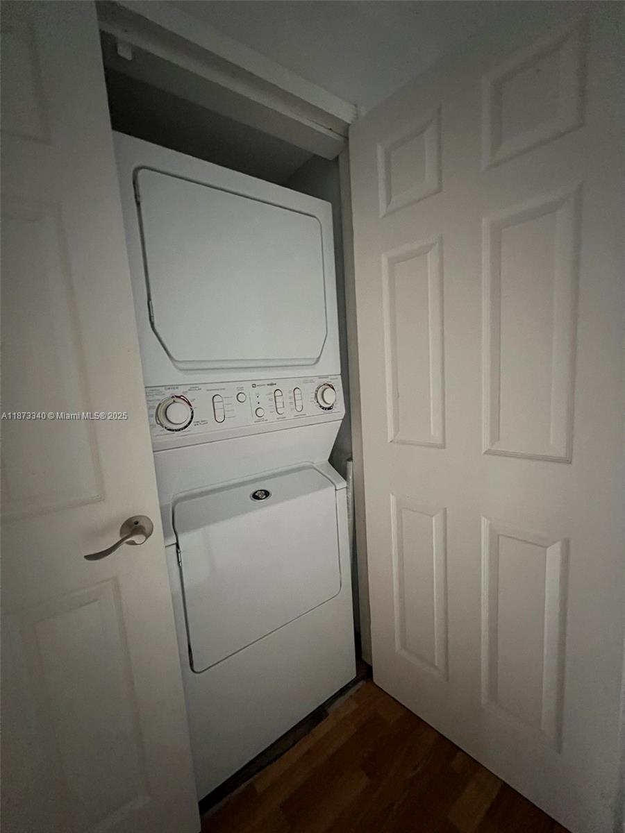 LEEWARD POINT CONDO - Residential Lease