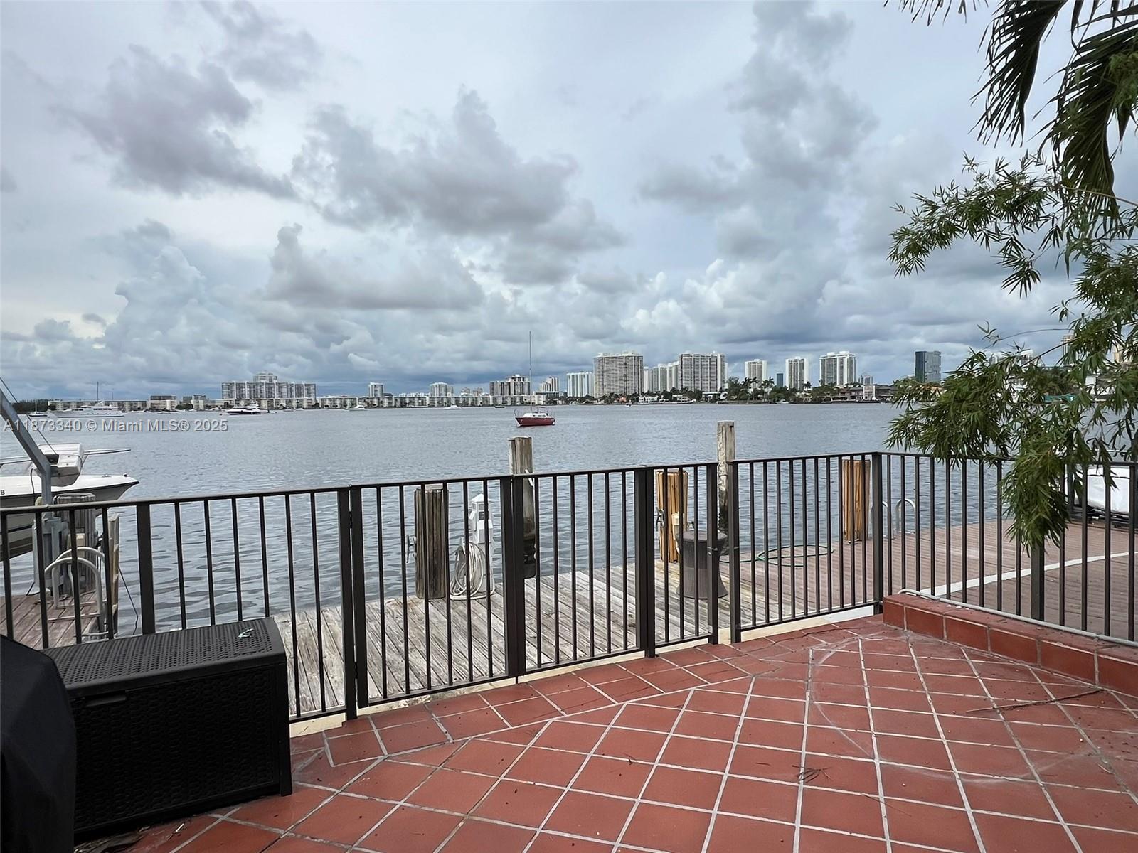 LEEWARD POINT CONDO - Residential Lease