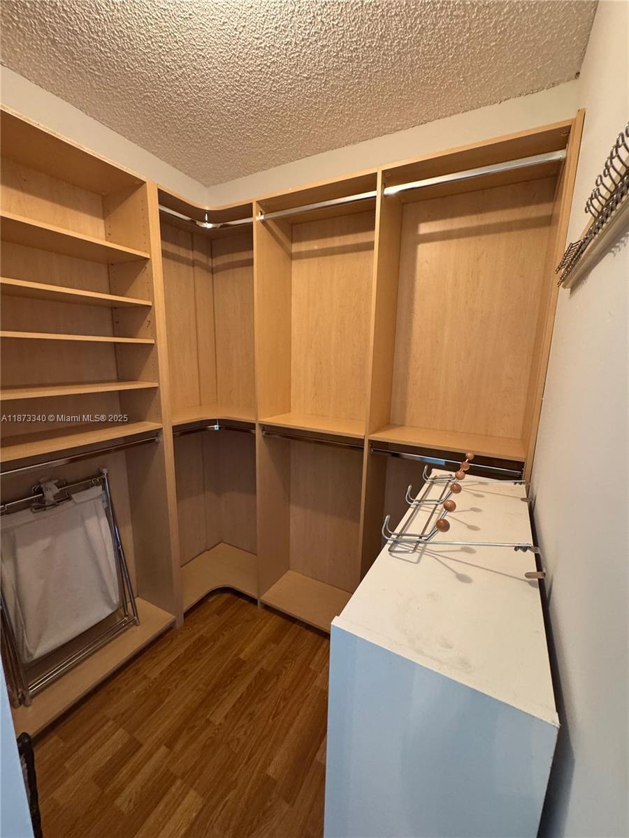 LEEWARD POINT CONDO - Residential Lease