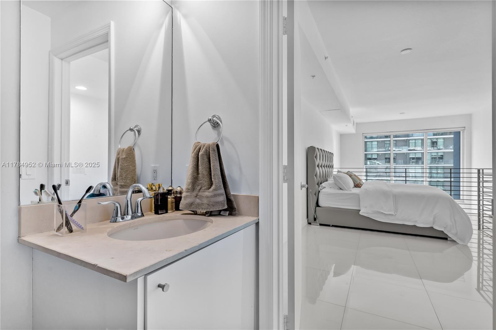 INFINITY AT BRICKELL COND - Residential