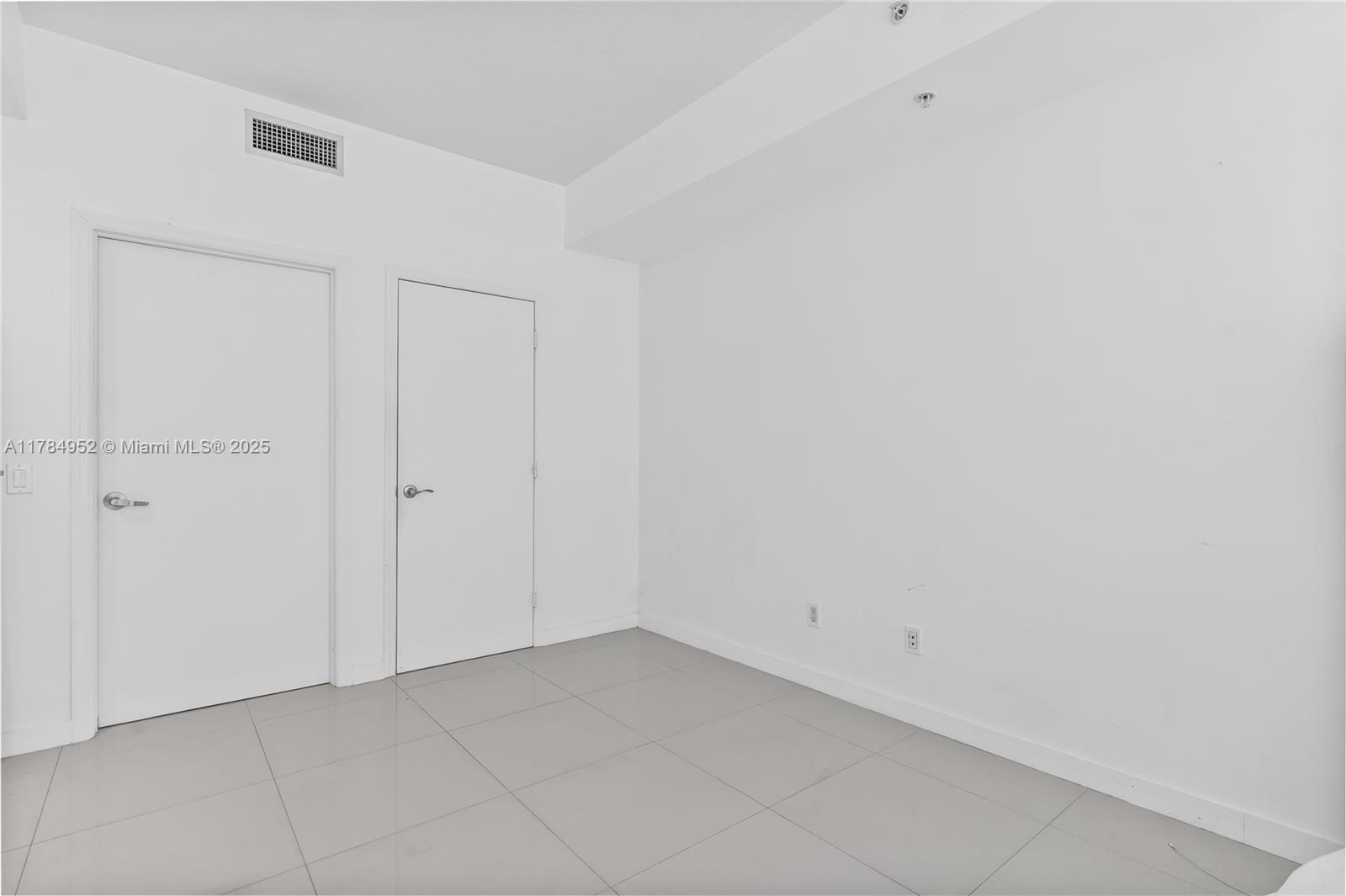 INFINITY AT BRICKELL COND - Residential