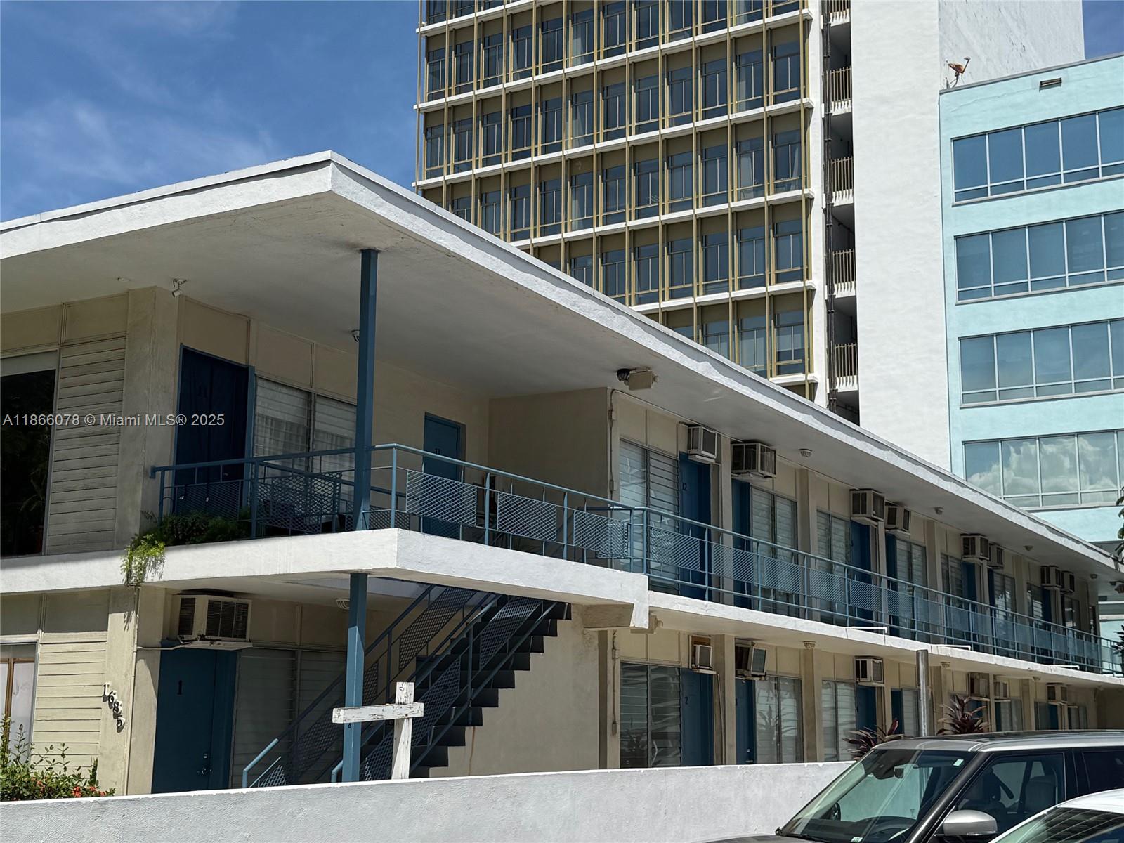 Discover convenient living in the heart of South beach, just outside Licoln Road Mall at a reasonable rent, cozy studio apartment close to everything, restaurants, shopping, entertainment, beaches and golf course.Laundry on premises, Convenient parking and parking for bicycles and scooters hassle free, Fast approval First and security deposit gets you in.