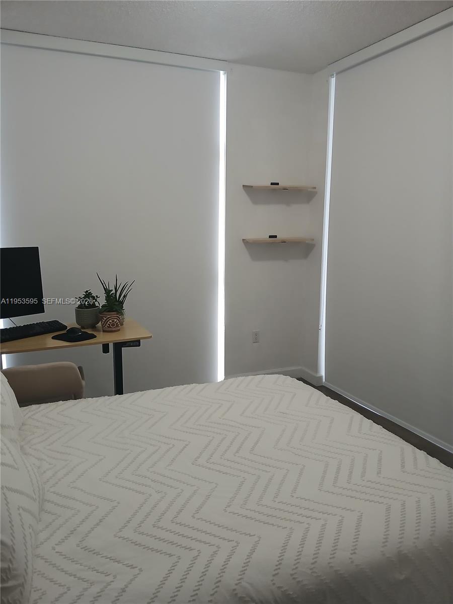 DORAL HOUSE CONDO NO 1 - Residential