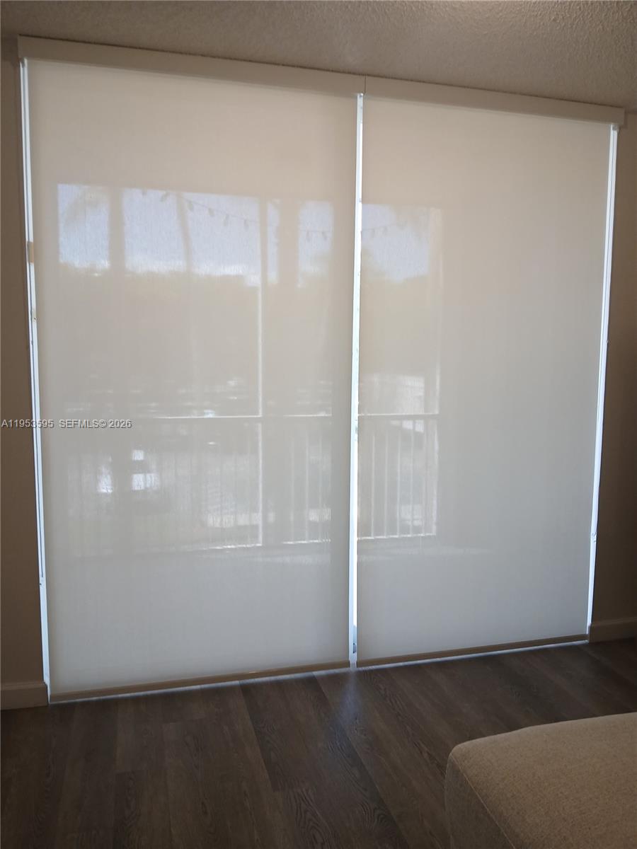 DORAL HOUSE CONDO NO 1 - Residential