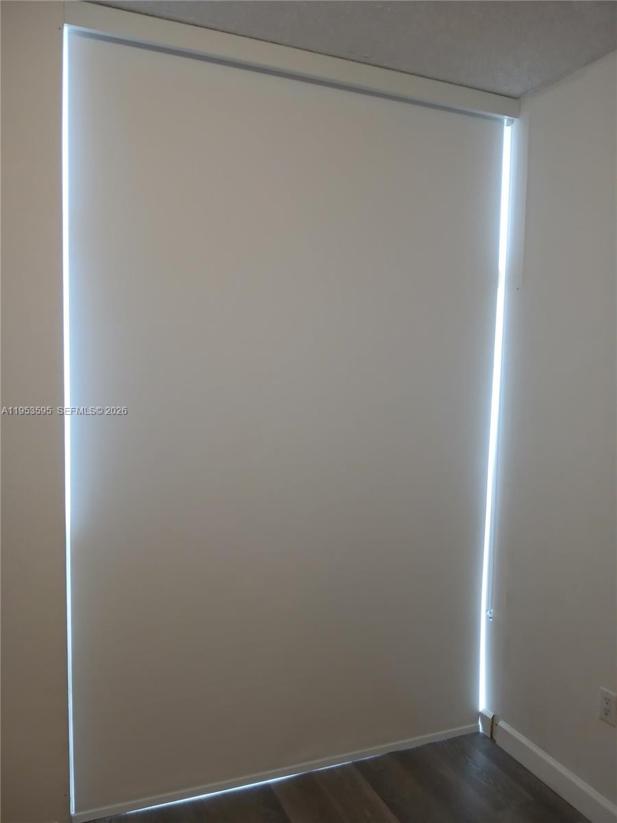 DORAL HOUSE CONDO NO 1 - Residential