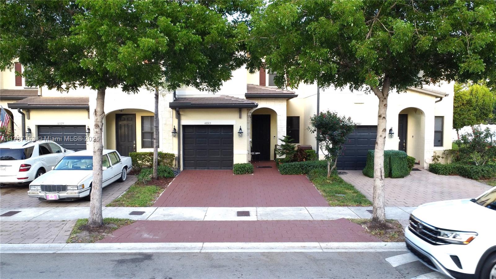 AQUABELLA SECTION ONE - Residential