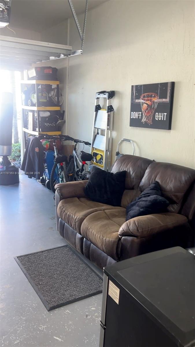 AQUABELLA SECTION ONE - Residential