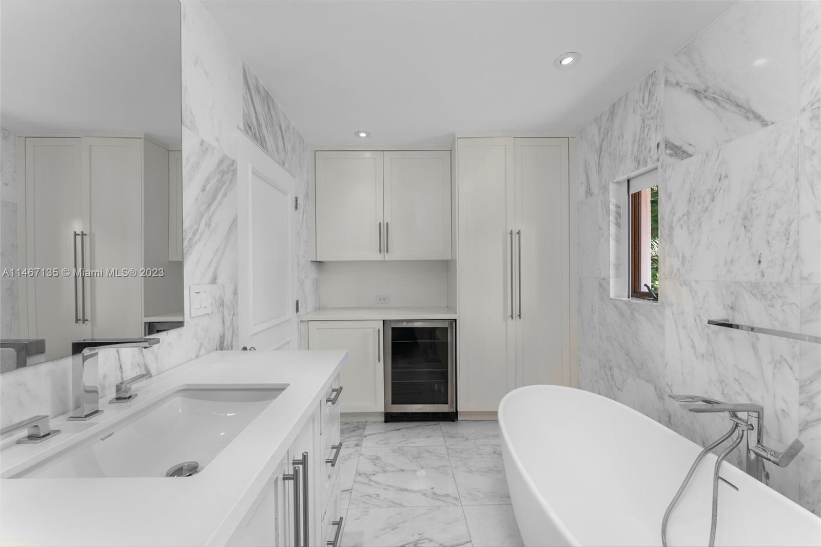 SUNSET ISLANDS ISLAND NO - Residential