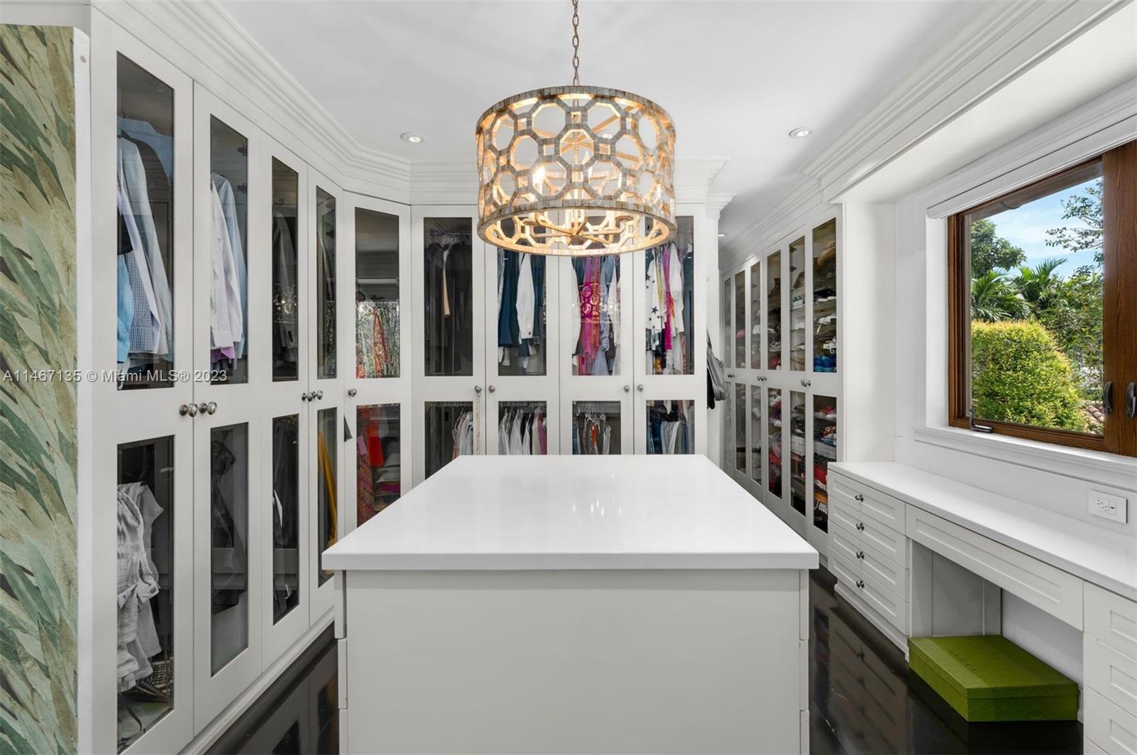 SUNSET ISLANDS ISLAND NO - Residential