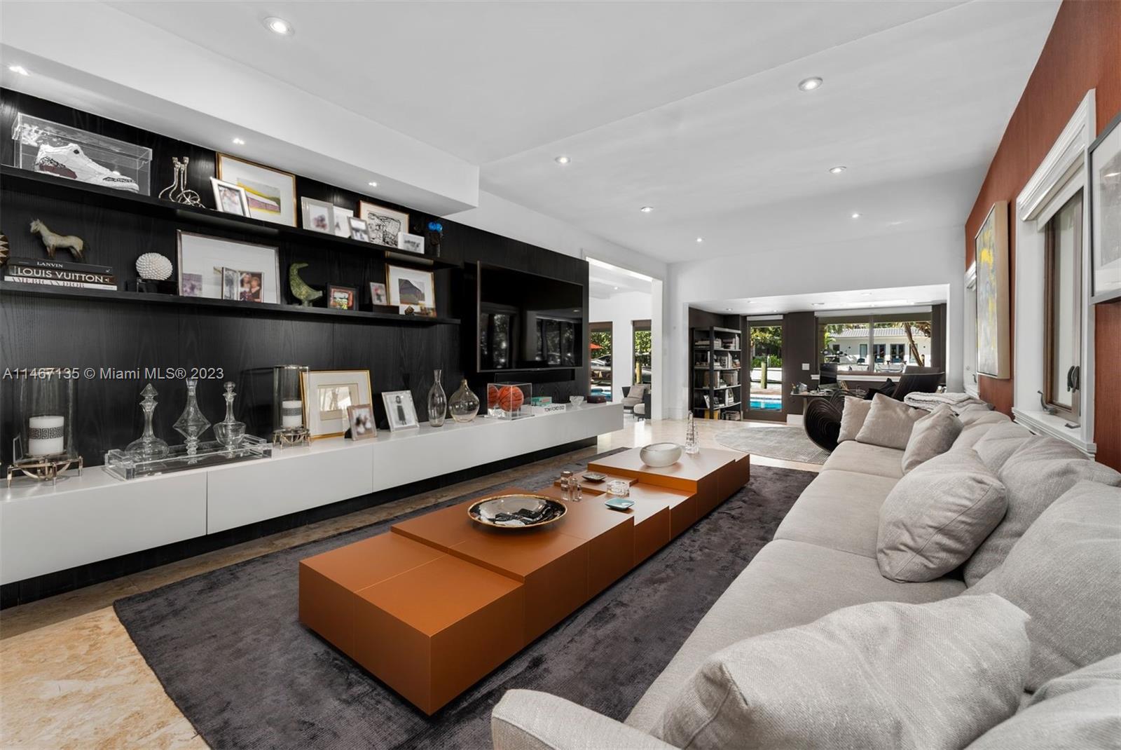 SUNSET ISLANDS ISLAND NO - Residential