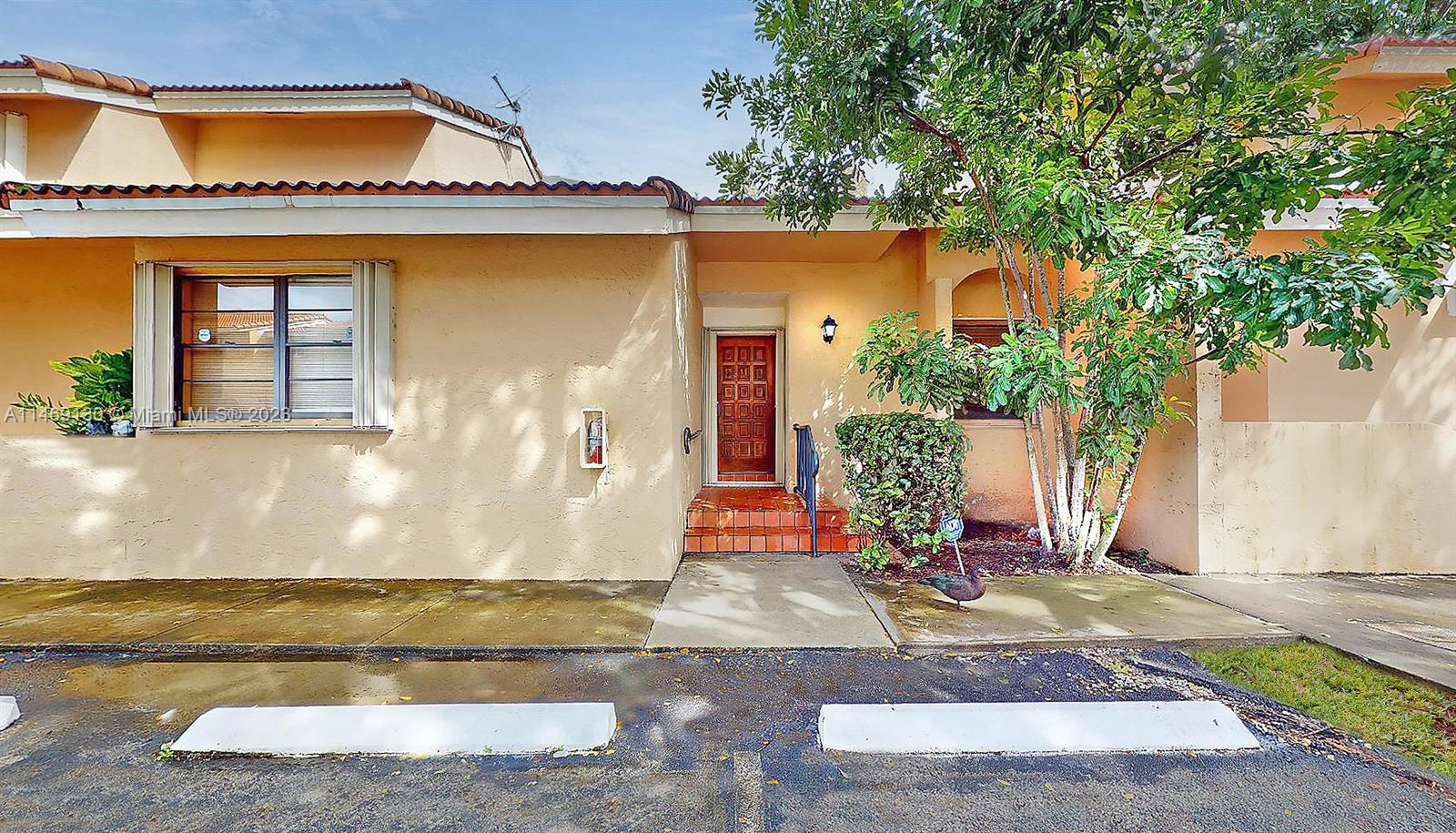 Great one story Villa with 2 large bedrooms & 1 bath in "L'Ambiance" in the heart of Kendall. This unit has tile in main areas and laminated floors in both bedrooms & also washer & dryer! Two assigned parking spaces right in front of unit.
Location is superb! Close to Miller Square Shopping Center , schools and expressways. Enjoy the amenities of this nice community. Easy to show, call listing agent! HOA has reserves.