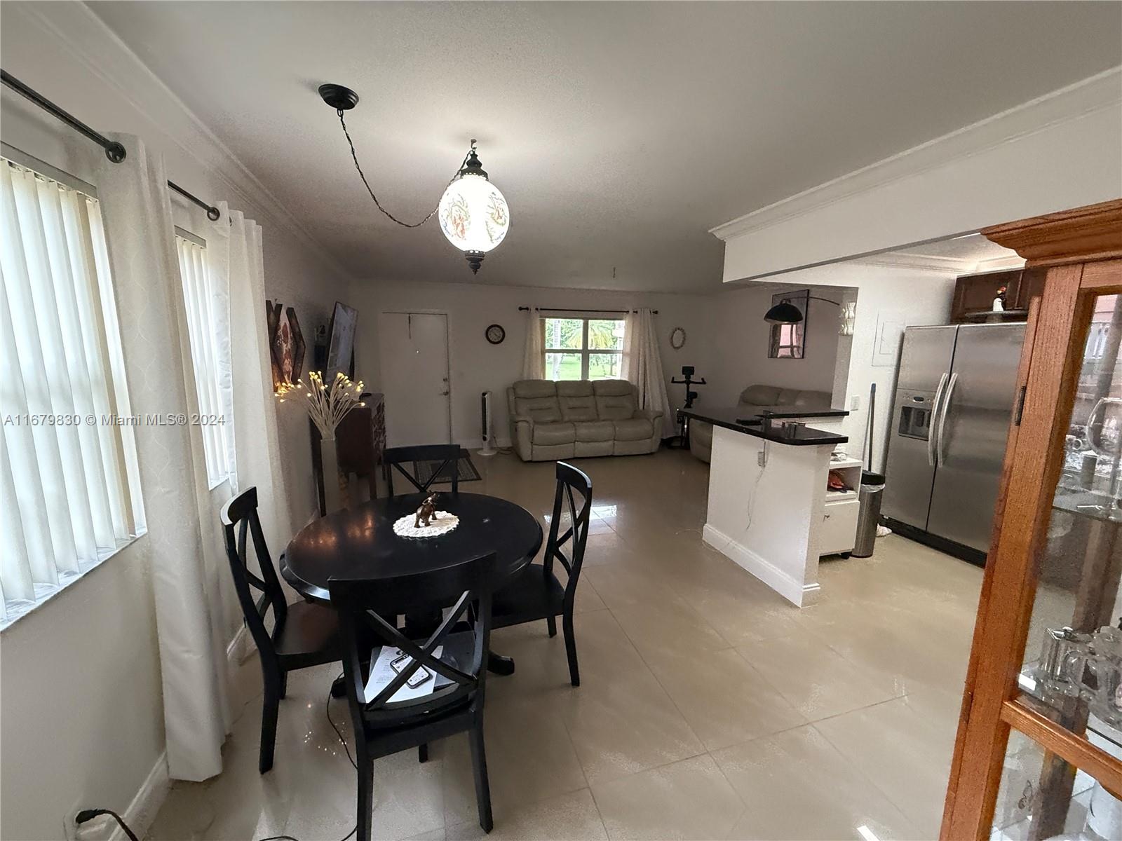 KINGS POINT SAXONY CONDOS - Residential