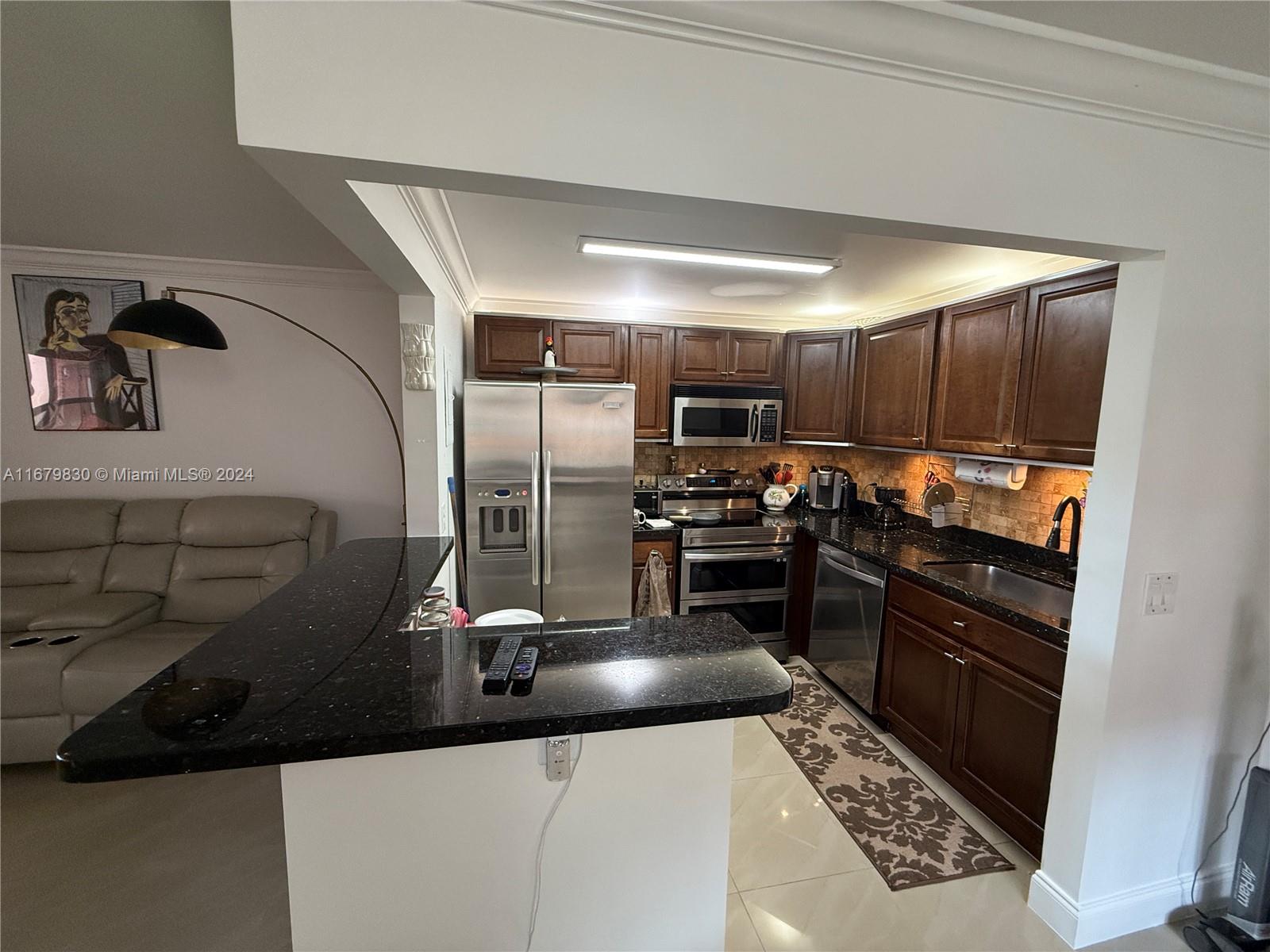 KINGS POINT SAXONY CONDOS - Residential