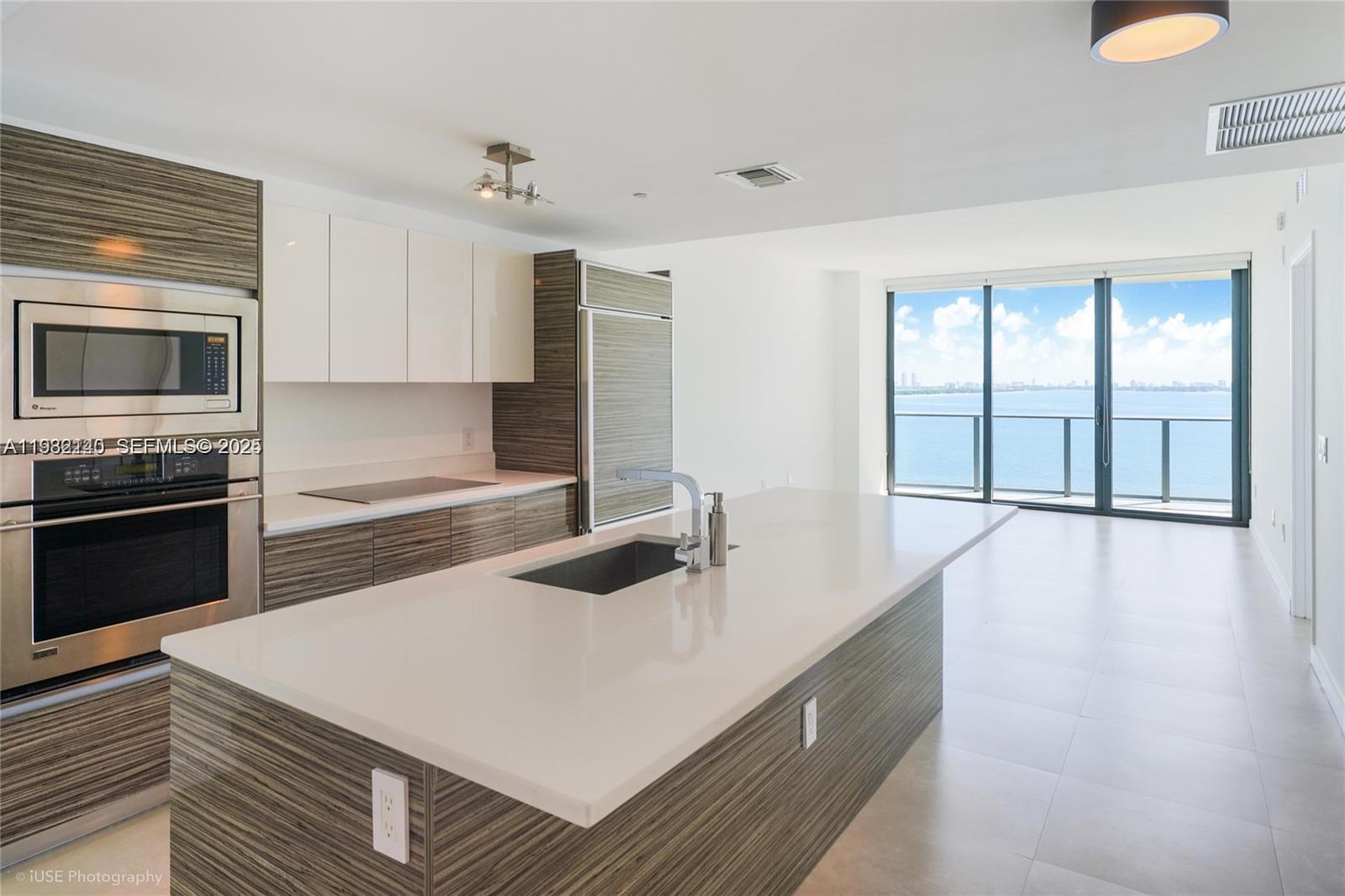 ICON BAY CONDO - Residential Lease
