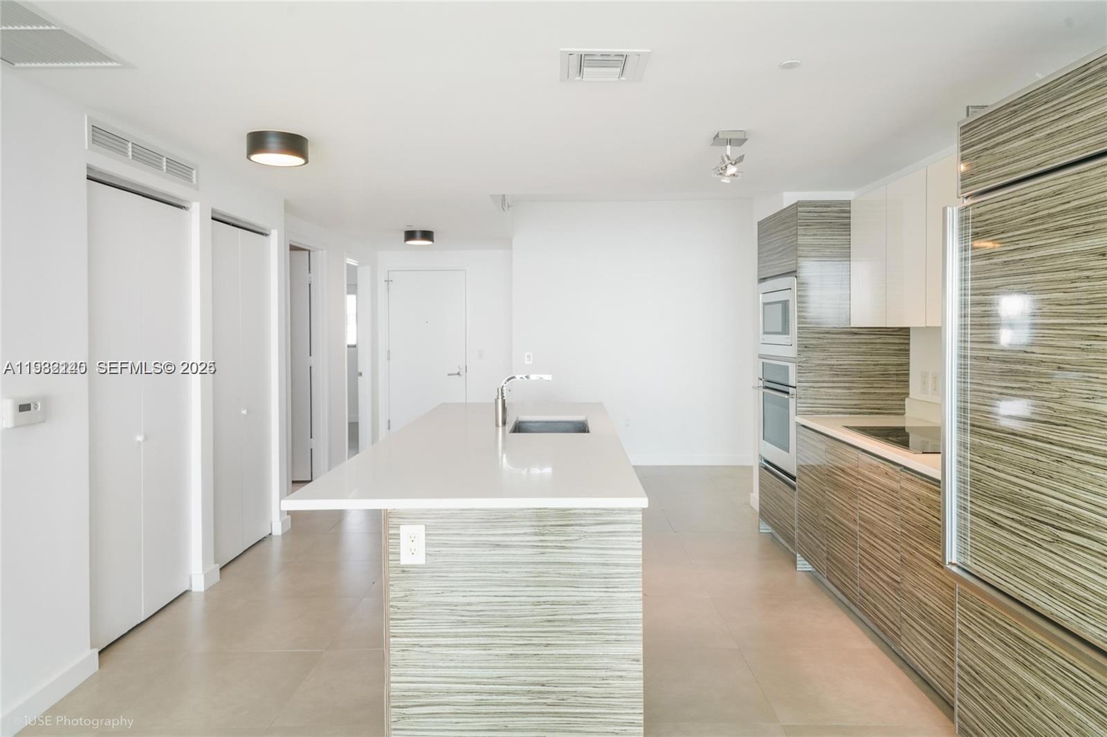 ICON BAY CONDO - Residential Lease