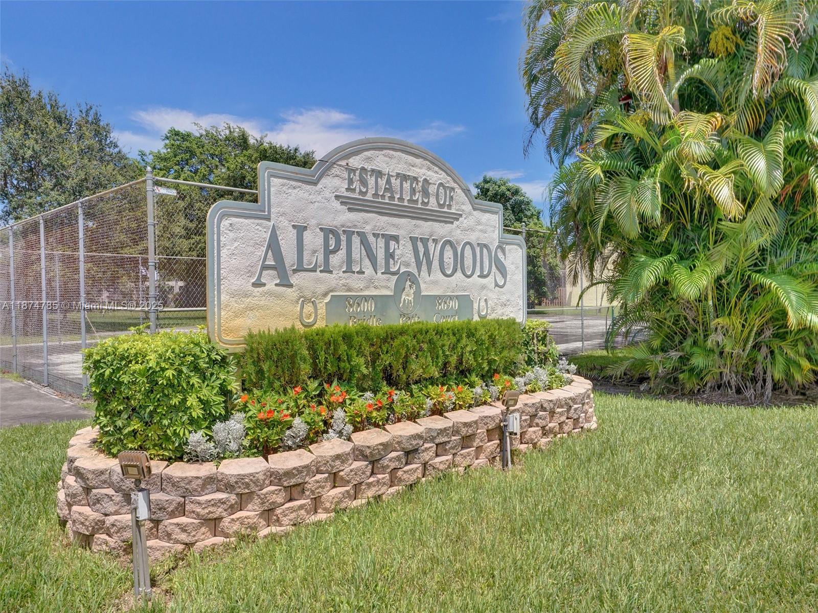 Bright and spacious 3BR/2.5BA corner townhouse in the heart of Davie! Spacious open layout, lots of natural light and dining areas. Modern kitchen with stainless steel appliances, granite counters, and ample cabinetry. Huge Master bedroom includes walk-in closet and remodeled bath. In-unit washer/dryer for convenience.
Community offers pool, Prime location near Nova Southeastern University, shopping, dining, parks, and major highways (I-595, Turnpike). 1 car garage. Ready for immediate move-in. Sorry NO pets.
