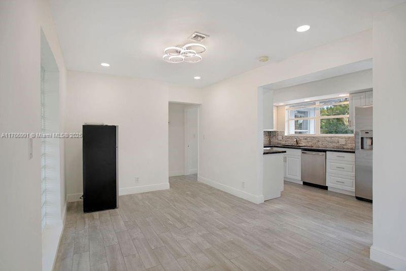HOLLYWOOD LAKES SECTION - Residential