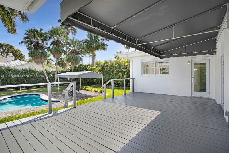 HOLLYWOOD LAKES SECTION - Residential