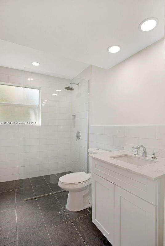 HOLLYWOOD LAKES SECTION - Residential