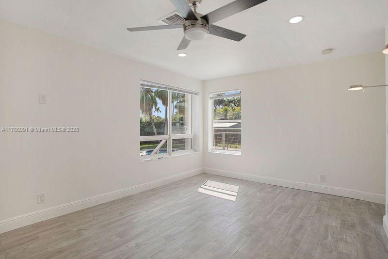 HOLLYWOOD LAKES SECTION - Residential