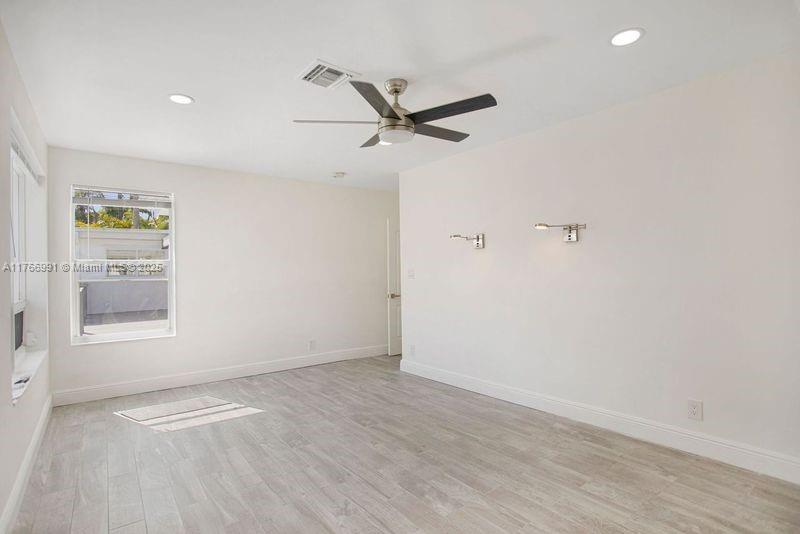 HOLLYWOOD LAKES SECTION - Residential