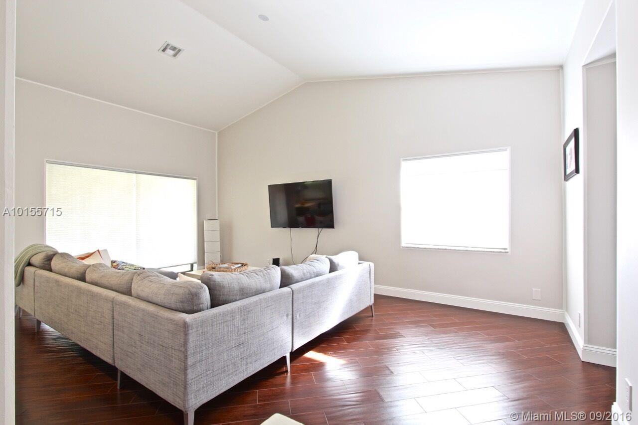 Royal Palm Village 131-35 - Residential