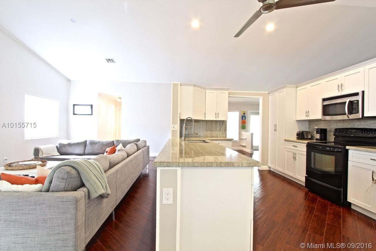 Royal Palm Village 131-35 - Residential