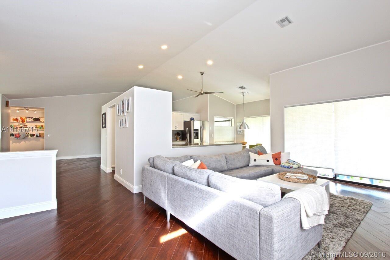 Royal Palm Village 131-35 - Residential