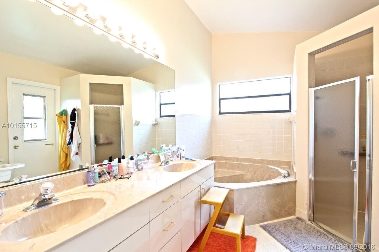 Royal Palm Village 131-35 - Residential