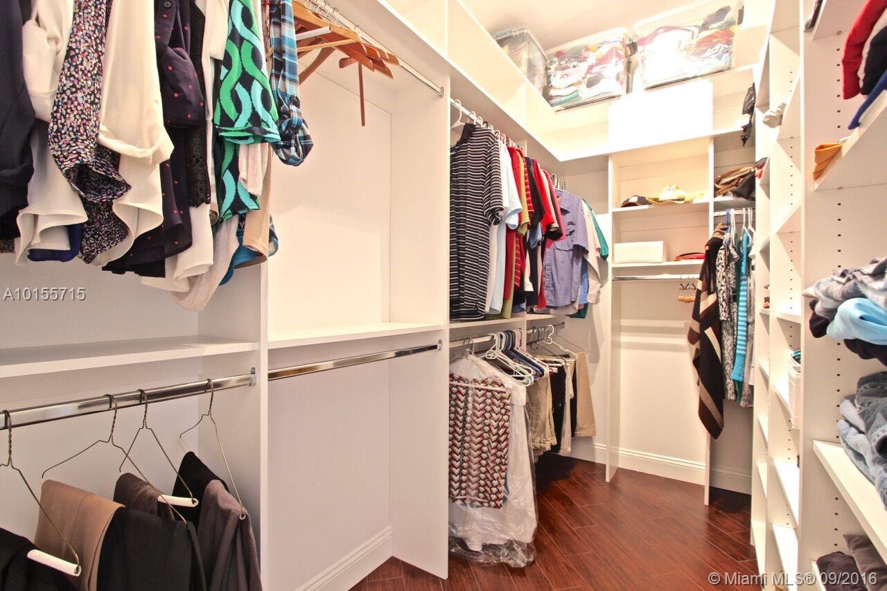 Royal Palm Village 131-35 - Residential