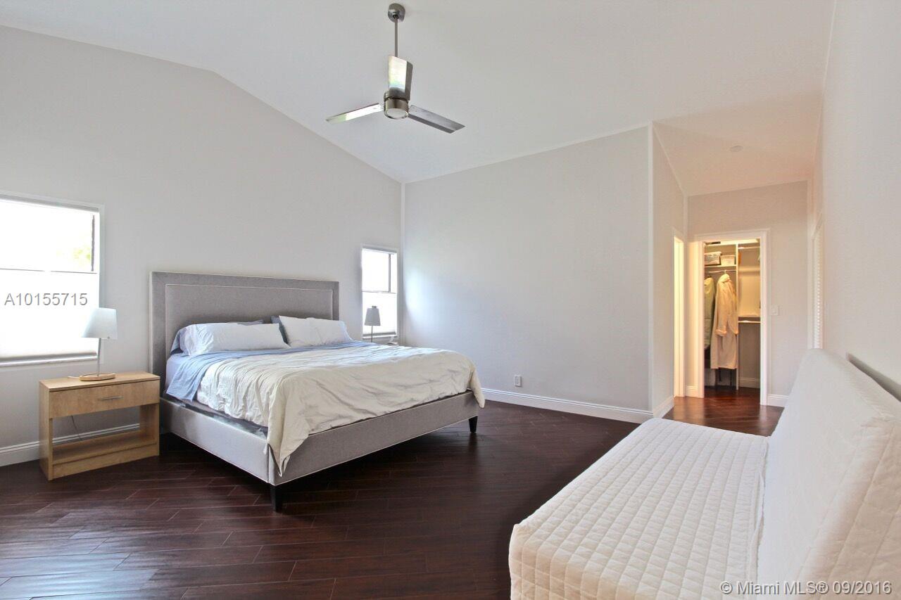 Royal Palm Village 131-35 - Residential